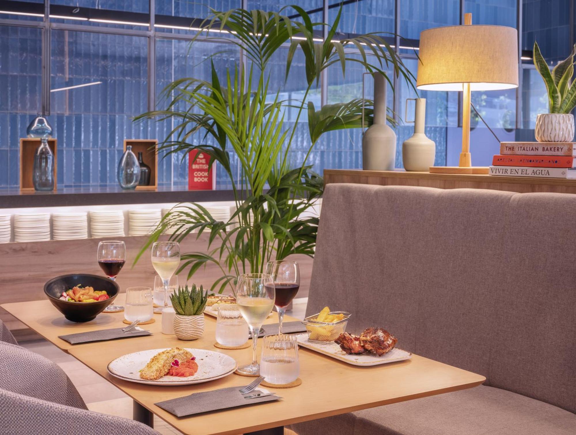 Innside By Melia Valencia Oceanic Ngoại thất bức ảnh
